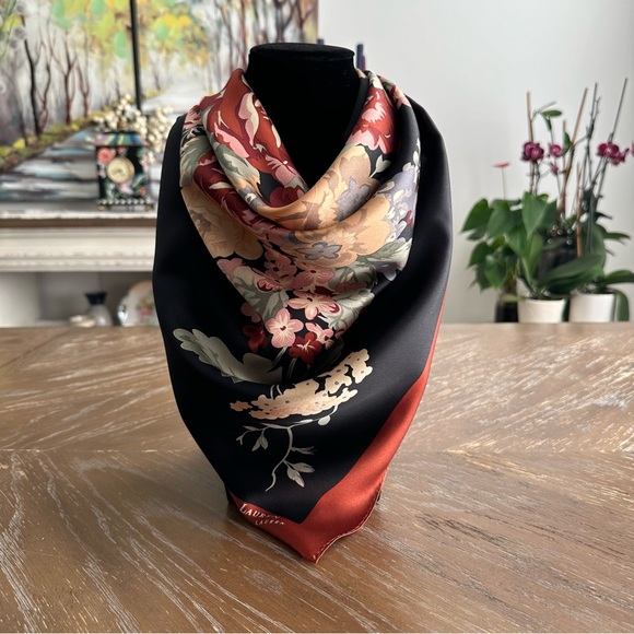 Authentic Ralph Lauren Scarf New Without Tag - Picture 3 of 6